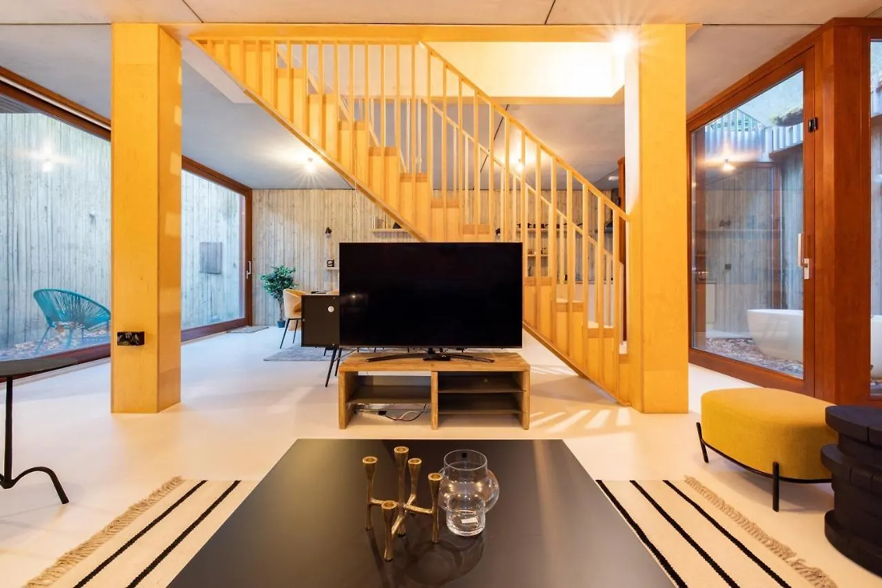 The Victoria Park Sanctuary - Stunning 2Bdr Flat Apartment London