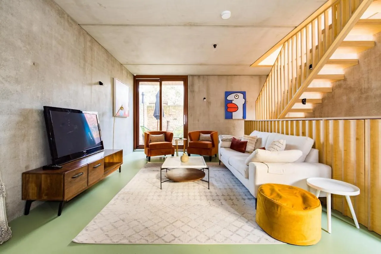 The Victoria Park Sanctuary - Stunning 2Bdr Flat Apartment London