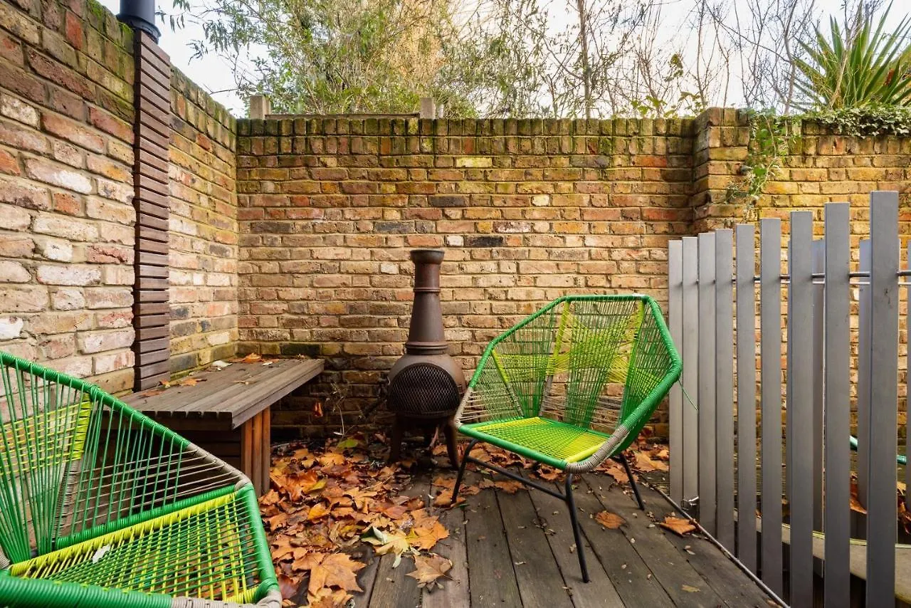 The Victoria Park Sanctuary - Stunning 2Bdr Flat Apartment London